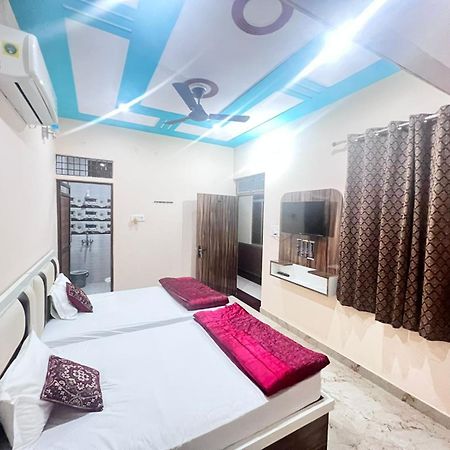 The Orchid Villa Homestay - Walkable Distance From Taj Mahal Agra  Bagian luar foto