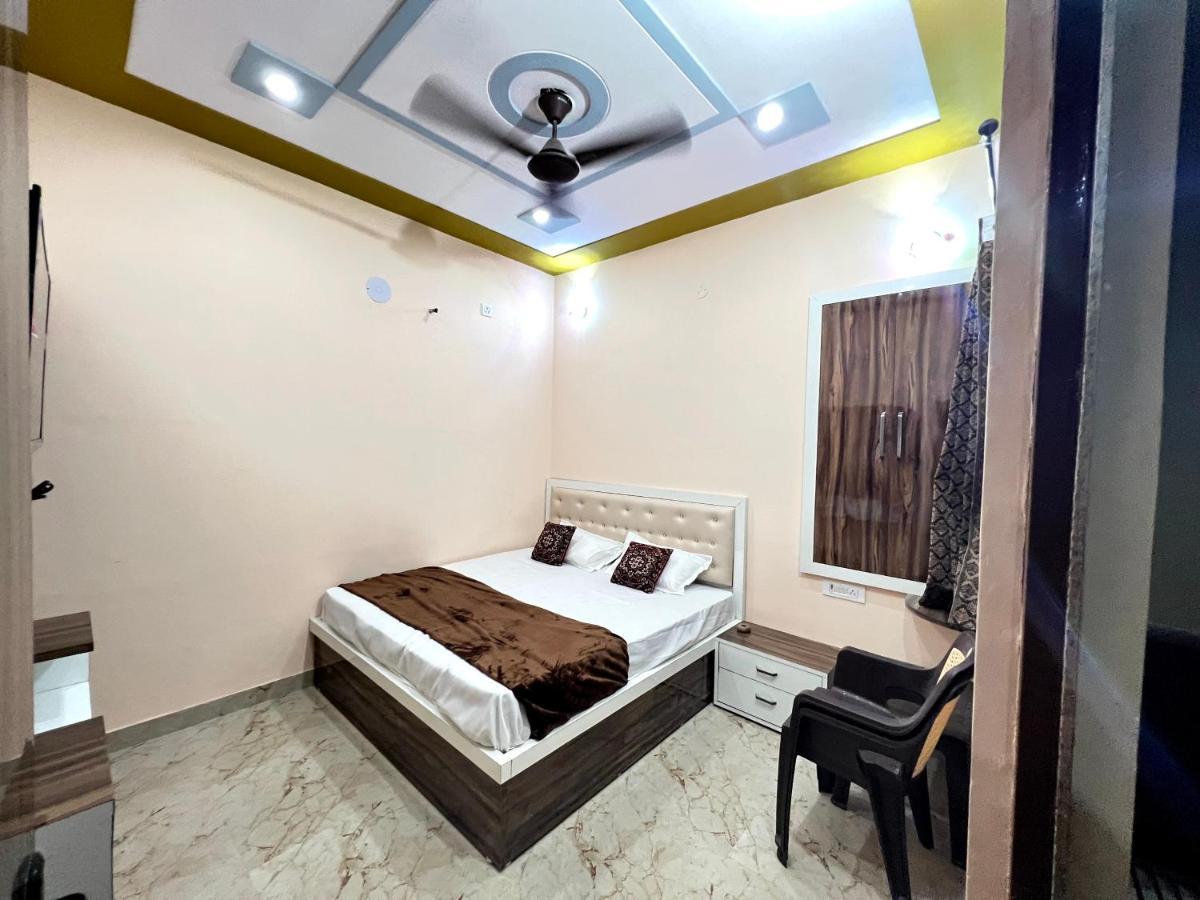 The Orchid Villa Homestay - Walkable Distance From Taj Mahal Agra  Bagian luar foto