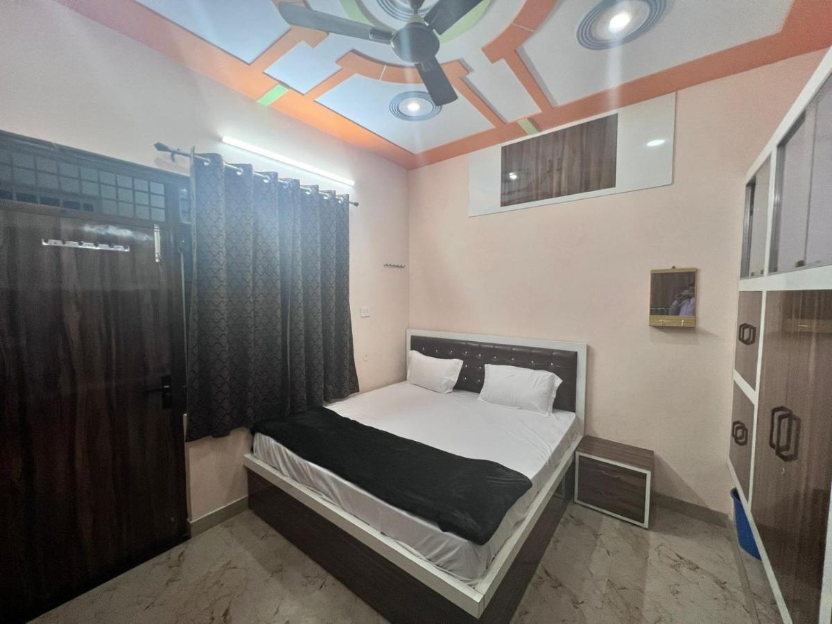 The Orchid Villa Homestay - Walkable Distance From Taj Mahal Agra  Bagian luar foto