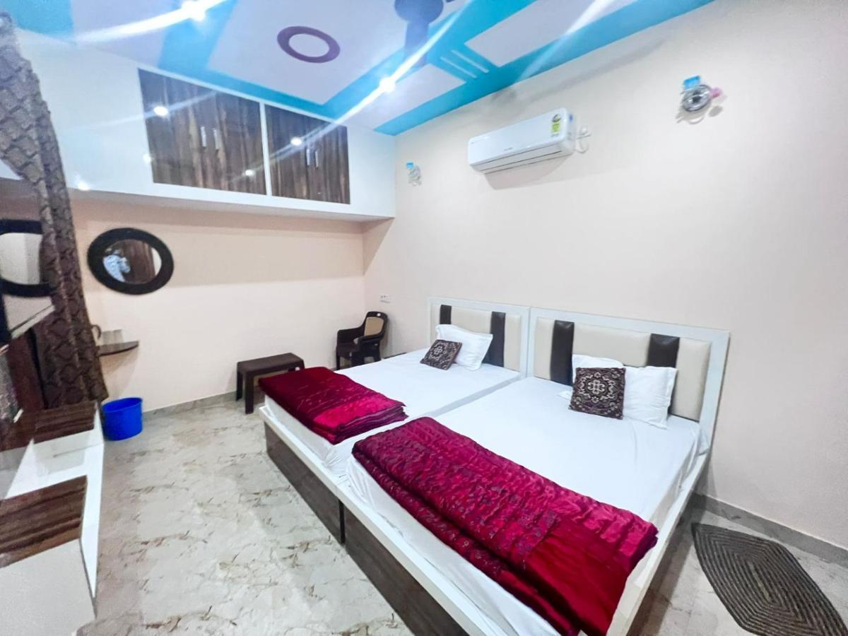 The Orchid Villa Homestay - Walkable Distance From Taj Mahal Agra  Bagian luar foto
