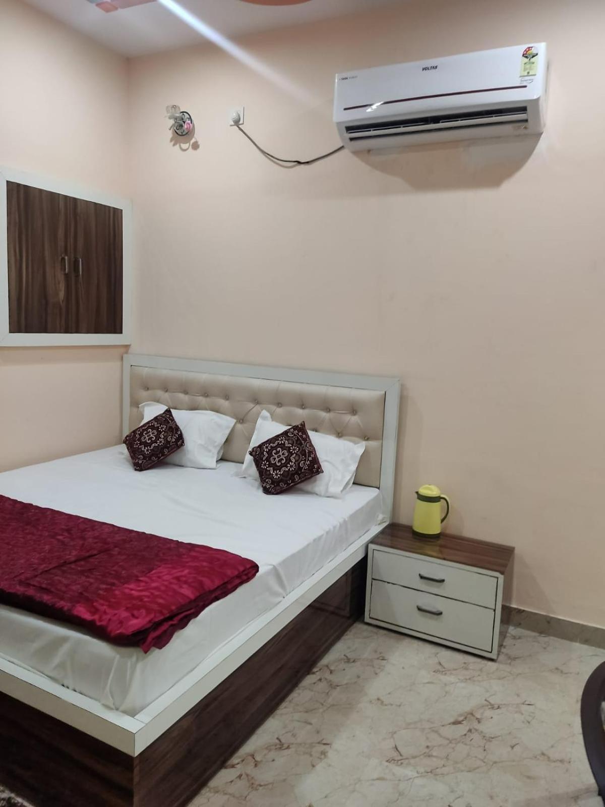The Orchid Villa Homestay - Walkable Distance From Taj Mahal Agra  Bagian luar foto
