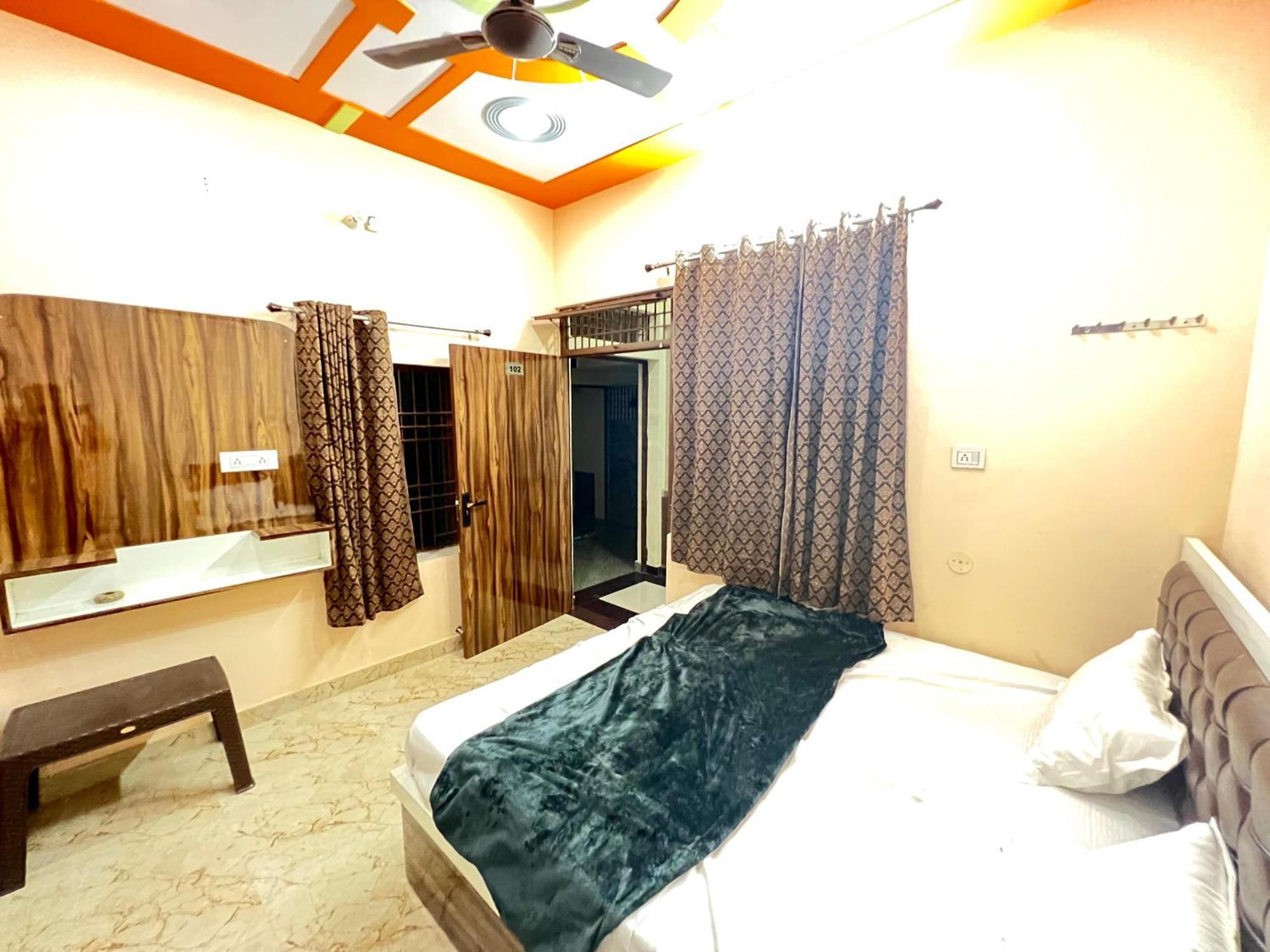 The Orchid Villa Homestay - Walkable Distance From Taj Mahal Agra  Bagian luar foto